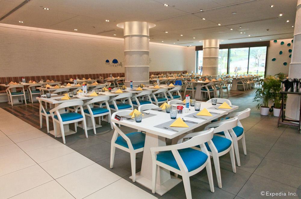 Khách sạn Days By Wyndham At Zhongshan Park 3*